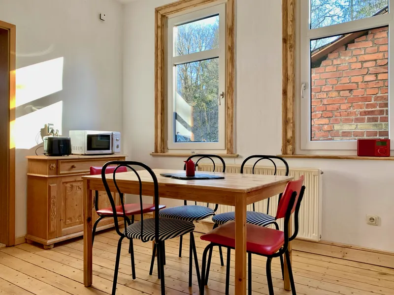 Moderne Küchenzeile im Obergeschoss